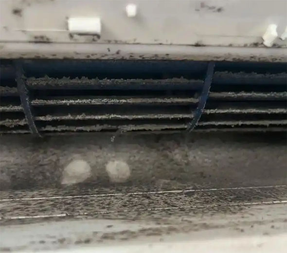 措勤空调吹的风有股烧焦味是怎么回事